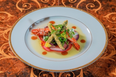 ▲ 彩り大根とインゲンのベニエ 淡路島産足赤海老添え