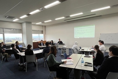 『健康経営推進プロジェクト 定例会の様子』