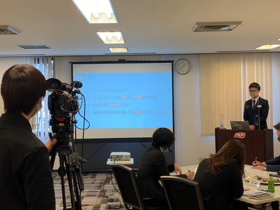 zH5lkVZnqgbHoW21f8j5.jpg?w=940&h=940