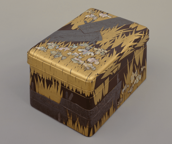 国宝 八橋蒔絵螺鈿硯箱(尾形光琳作・18世紀　東京国立博物館所蔵　出典：国立文化財機構所蔵品統合検索システム)