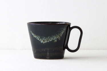 「生涯を添い遂げるマグ 小峰焼 八衛門窯 ブラック」が 9月18日販売開始　八衛門窯との取り組みで製品化