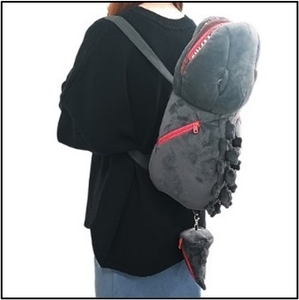 ▲プレミアムチケットでもらえる限定グッズ「ゴジラ背負いリュック」