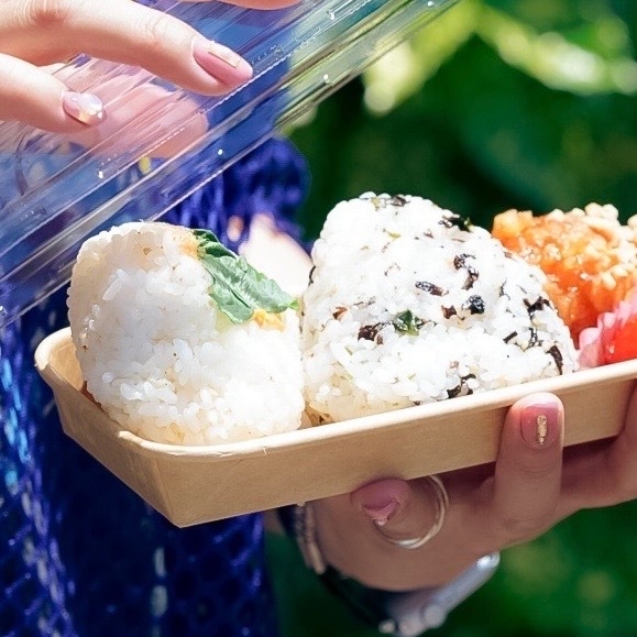 南魚沼産のおむすびも