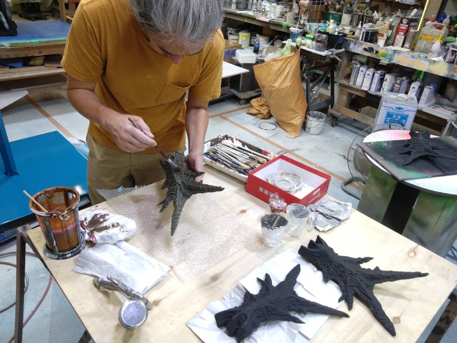 ニジゲンノモリ限定　ゴジラ-1.0　 背びれフィギュア ゴジラ- 1.0 背びれ 100体限定 ニジゲンノモリ - メルカリ