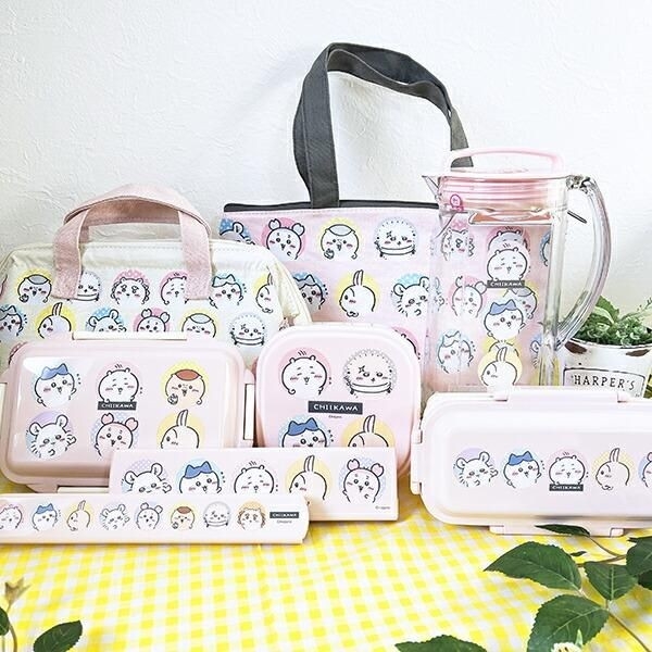 淡いピンクが春らしい！ちいかわのランチボックスでおでかけはいかが？