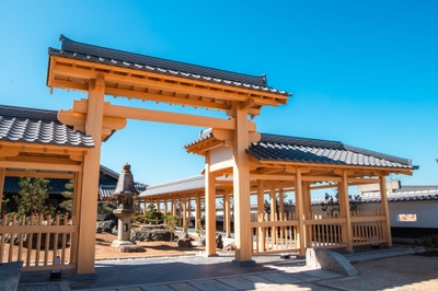 ▲洗心和方の新たな顔“門”と“回廊”