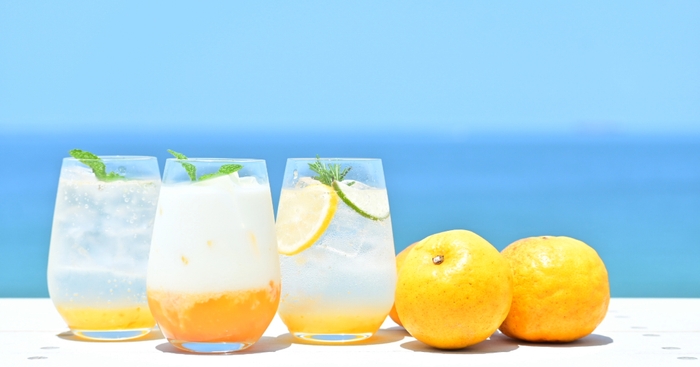 ▲『なるとオレンジスカッシュ』(左)、『なるとオレンジミルク』(中央)、『なるとオレンジレモネード』(右)