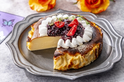 zlpMeFrSd7kzmJclxr17.jpg?w=940&h=940