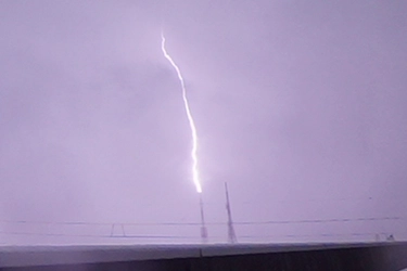 稲妻の衝突が作り出す放射線バースト　―金沢での多波長観測で発生メカニズムに迫る―