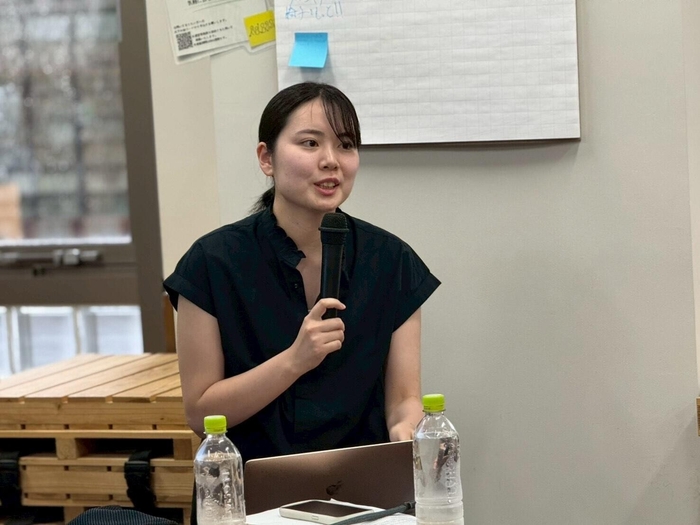 講演する一般社団法人うみのこてらす代表理事の川邊笑さん