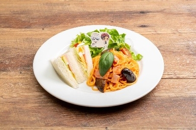 ▲赤司＆黛　黄桃とパインの厚窯パンケーキ