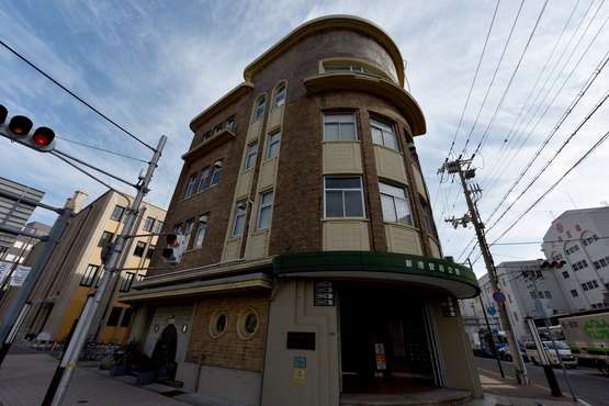 慧通信技術工業株式会社