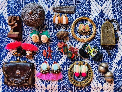 On-travelling Designs