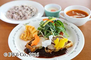 地元・三田ポークとラム肉のウェリントン風ランチ