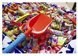 お菓子すくい取り　イメージ