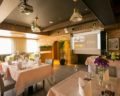 スクリーン＆プロジェクター