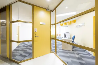 レ・ビューロー新橋駅前(エントランス)