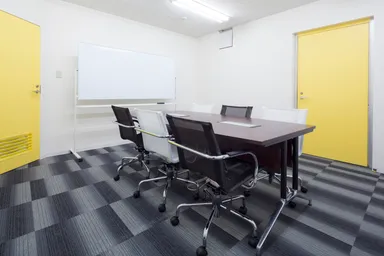 レ・ビューロー新橋駅前(会議室1)