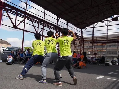 「まるでハードル走」の様子