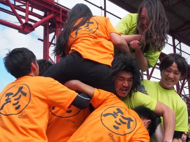 「女将騎馬戦」の様子