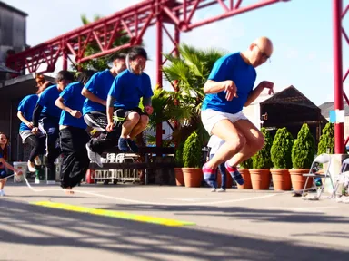 「足つぼ大縄とび」の様子