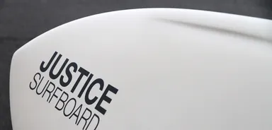 レール部分にへこみを入れました。