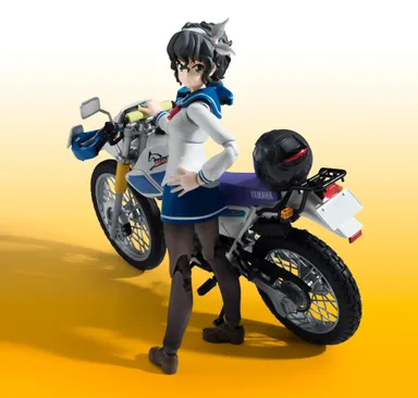 S.H.Figuarts 天野恩紗(制服)＆SEROW225W(5) ※画像はイメージです。　(C)おりもとみまな(ヤングチャンピオン烈)／ばくおん!!製作委員会