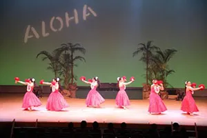 わけべのりこフラスタジオによるフラダンス