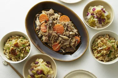 光熱費ダウンのための「献立同時調理術」では、炊飯器で一度に3品調理する和定食を紹介。 具材を入れる順番とポジションさえ守れば、めんどうなプロセスは何もなし！