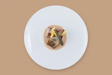 ビジネスクラス　仔牛のコンフィ