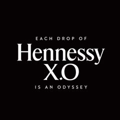 一夜限りで楽しめる
「ヘネシー X.O イベント」のオープニングイベントに
山本耕史さん、市川右近さんが登場！