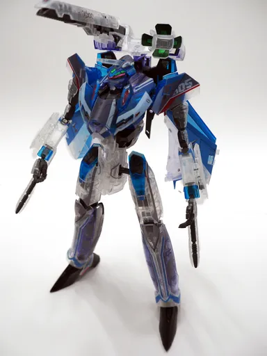 「1/72 VF-31J ジークフリード(ハヤテ・インメルマン機)」 クリアカラーVer.　バトロイド(5)