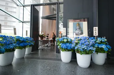 金子國義一周忌記念展　オープン時の様子