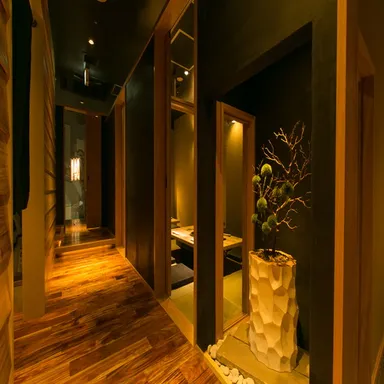 大小さまざまな個室