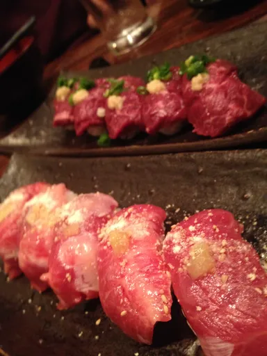 裏メニューの馬肉寿司