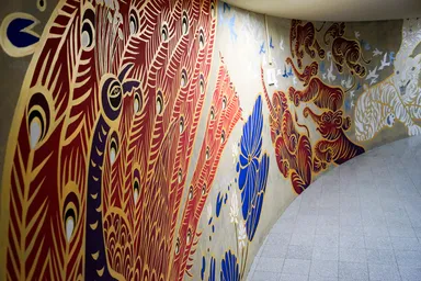 「四神」をテーマにした、幅58m×3mの壁画