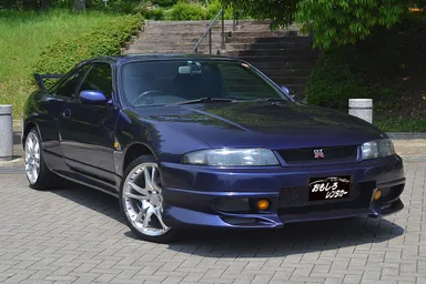 貸出車両：日産 スカイライン 33GT-R (1)