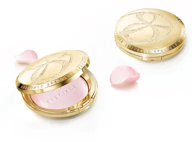 ノエビア スペチアーレ 薬用プレストパウダーセラム１