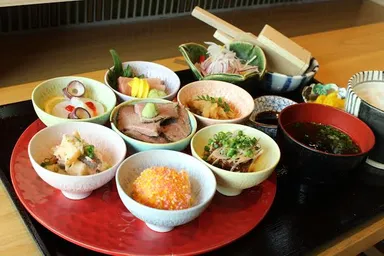 美濃焼彩り七色御膳