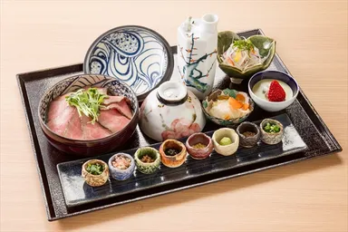 飛騨牛A5ローストビーフまぶし御膳