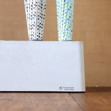 コンクリートの傘立て 2