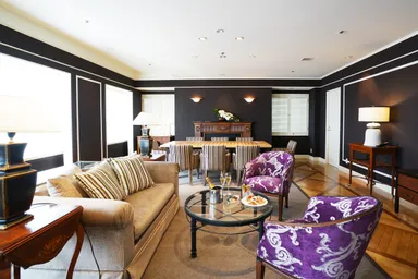 クラシカルシックなお部屋で寛ぐ優雅な時間、贅沢な広さのロイヤルスイート