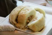 【中食部門 大賞】4種のきのこのイタリアン餃子パン(味噌クリーム風味)