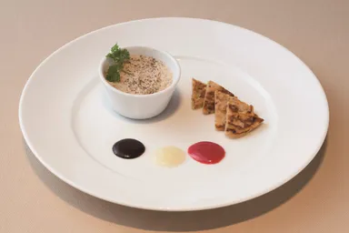 フランス産フォアグラのムース ジャガイモのガレット添え 3種のゼリーと合わせて