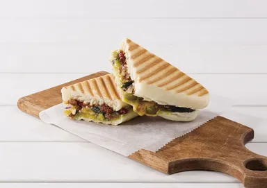 夏野菜のアジアンスパイシー風味のパニーニ(イメージ)