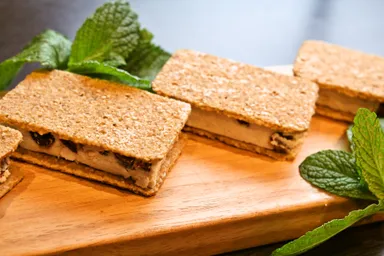 Rawラムレーズンクッキーサンド 1