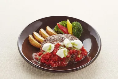 和牛の旨み！豪州産プレミアムビーフ100％ハンバーグ 水牛モッツァレラ塩トマトソース