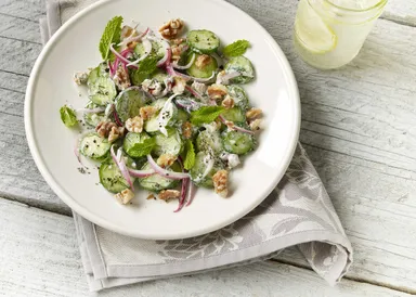 くるみのブルガリアンサラダ