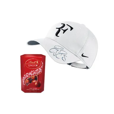Cコース　ロジャー・フェデラーのサイン入りキャップ＆リンドールコルネ