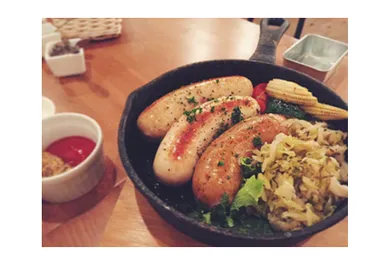 3種の自家製ソーセージ